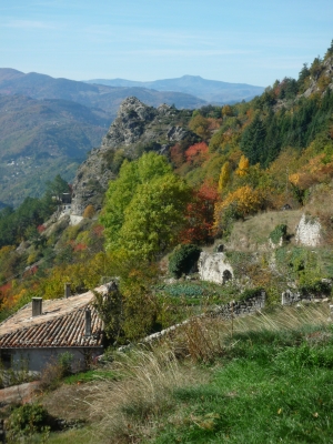 Découvrez la vallée de l'Eyrieux depuis l'une des plus belles voies douces d'Ardèche!